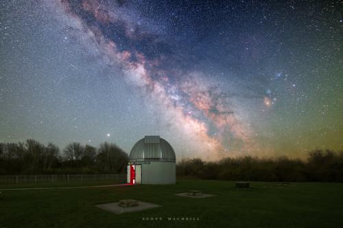 Lyrid meteors shoot over Frosty Drew Observatory with the Milky Way blazing brightly in April 2020. Image credit: Frosty Drew Astronomy Team member, Scott MacNeill